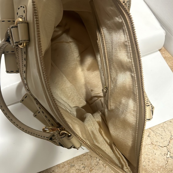 BADGLEY MISCHKA cream color travel tote bag - Picture 14 of 16